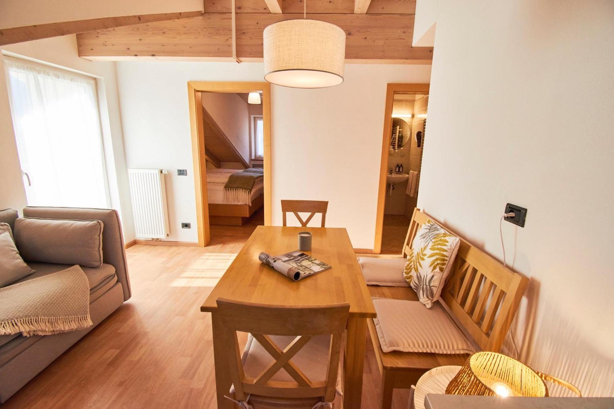 Isarcus Apartment